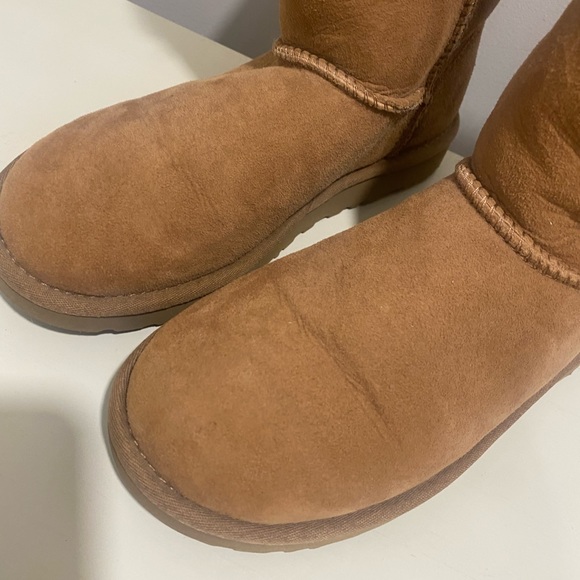 Women’s UGG Bailey Button Boot - Picture 9 of 11